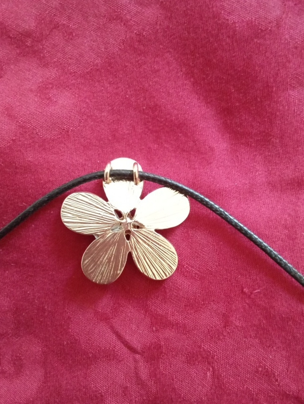 Flower Necklace - Picture 5 of 6